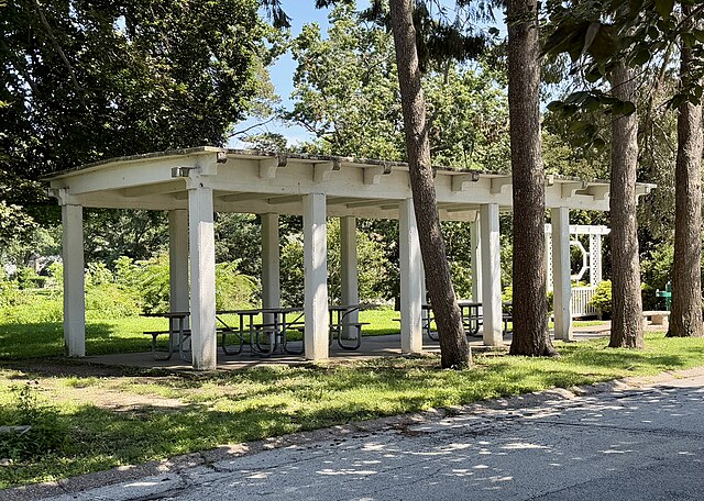 Creek_Park_shelter